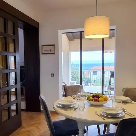 Sparks - Sea View By Guide Villa *